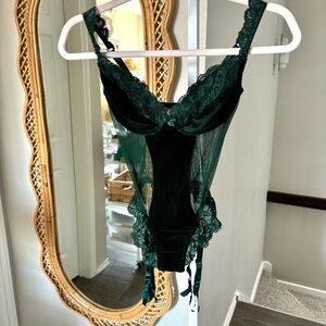Victoria’s Secret / Vintage Teddy Bodysuit Thong Velvet Green